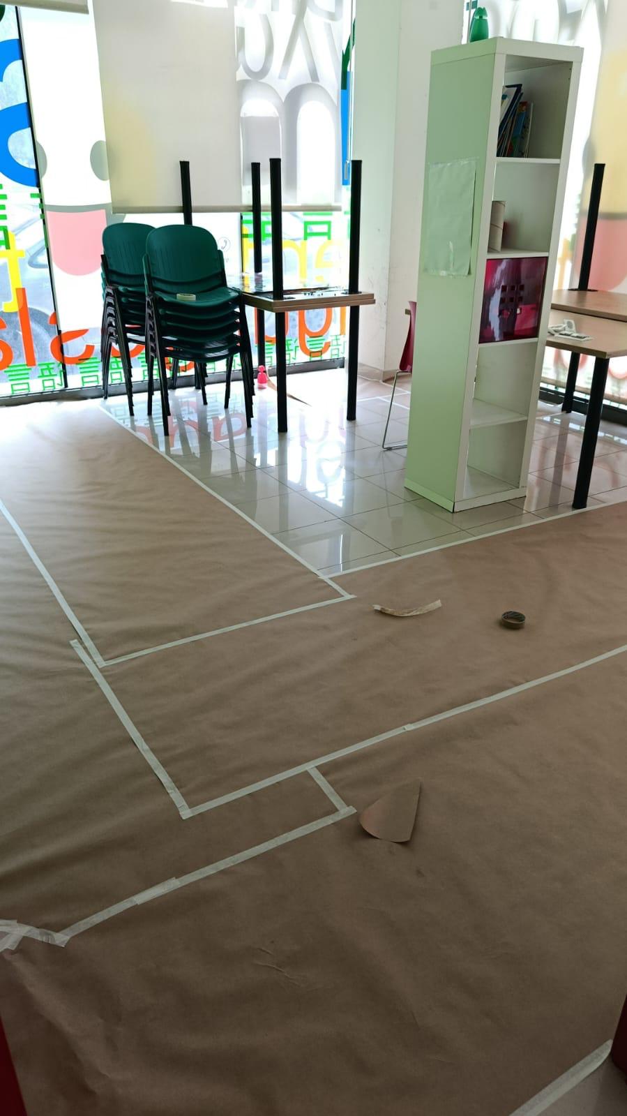 Oficina en Burgos antes y después de pintar: espacio de trabajo renovado con colores modernos